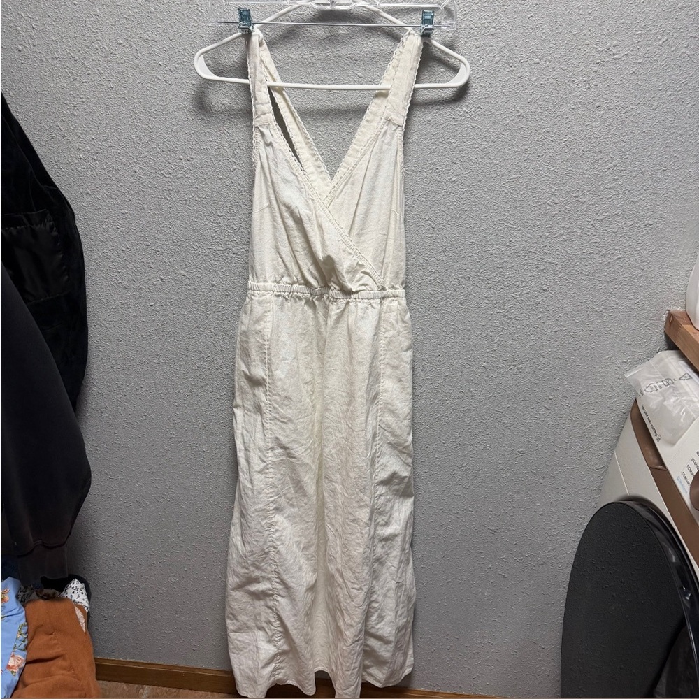 Universal Thread Cream Sleeveless Dress